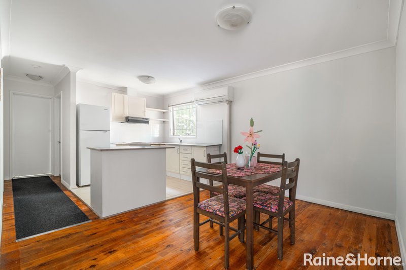 Photo - 11/2 Whipbird Avenue, Ingleburn NSW 2565 - Image 5