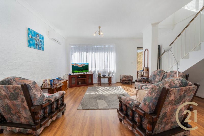 Photo - 11/2 William Street, Lurnea NSW 2170 - Image 2