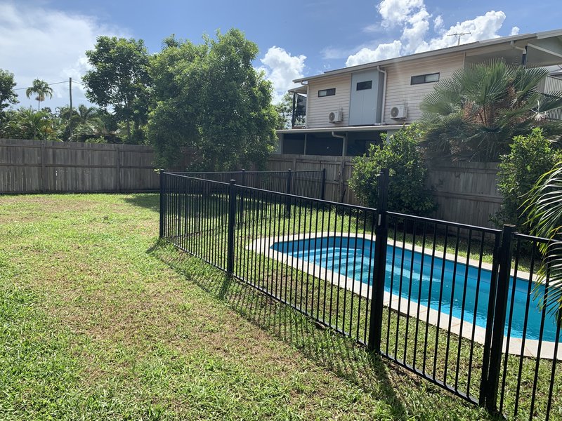 Photo - 1/12 Yileen Court, Rocky Point QLD 4874 - Image 3