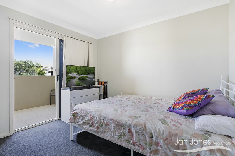 Photo - 11/20-22 Fleet Drive, Kippa-Ring QLD 4021 - Image 12