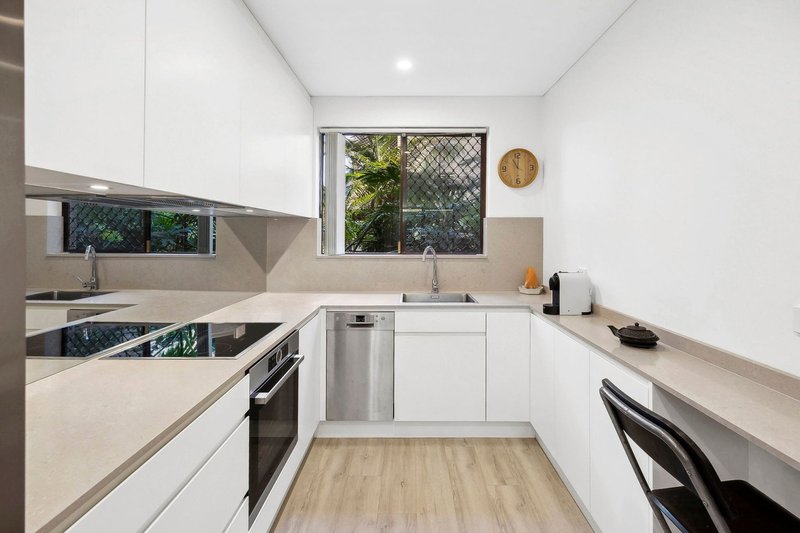 Photo - 11/20-24 Richmond Avenue, Dee Why NSW 2099 - Image 2