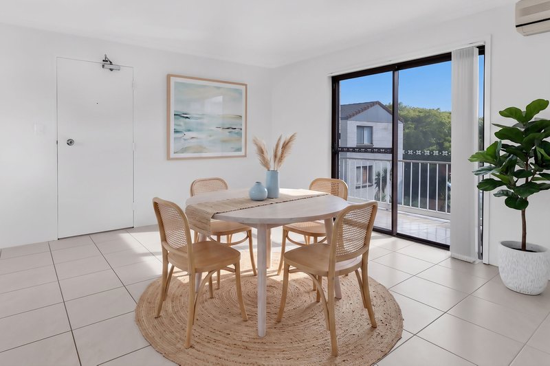 Photo - 11/20 Bright Avenue, Labrador QLD 4215 - Image 2