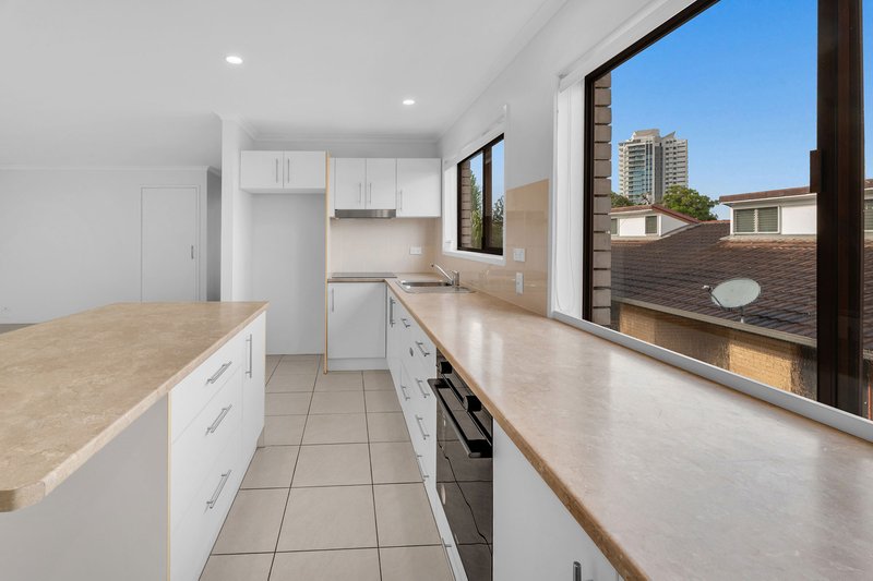 Photo - 11/20 Bright Avenue, Labrador QLD 4215 - Image 4