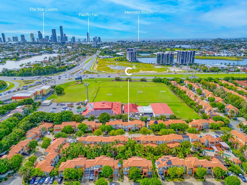 Photo - 11/20 Fairway Drive, Clear Island Waters QLD 4226 - Image 13