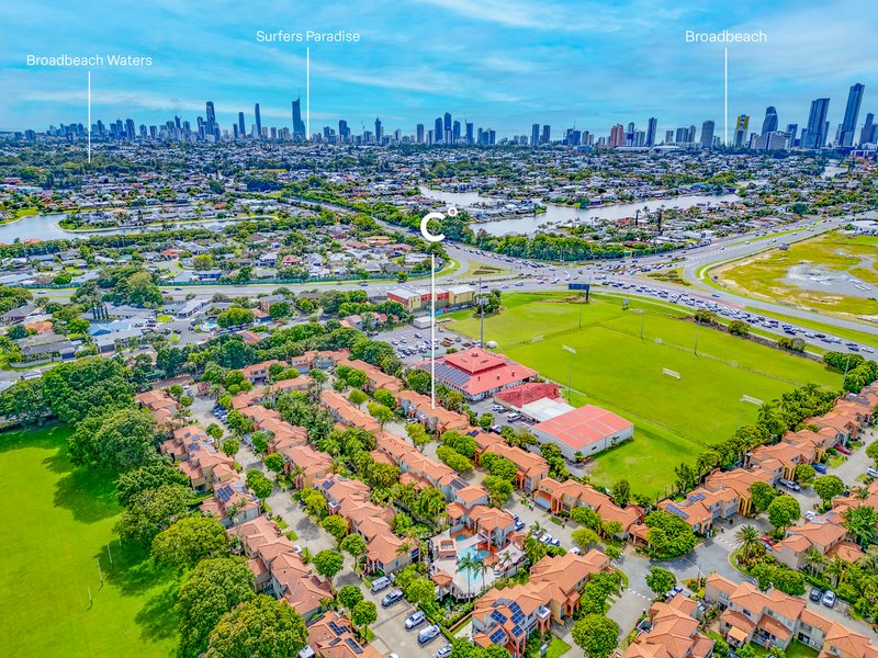 Photo - 11/20 Fairway Drive, Clear Island Waters QLD 4226 - Image 15