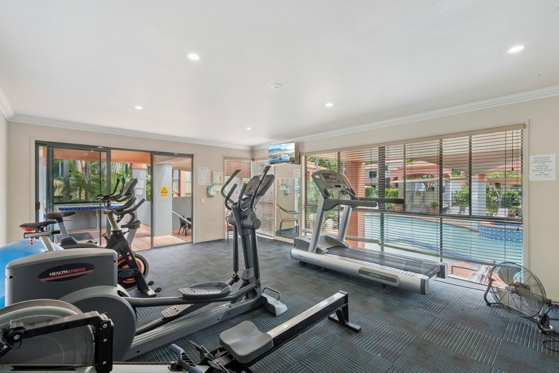 Photo - 11/20 Fairway Drive, Clear Island Waters QLD 4226 - Image 21