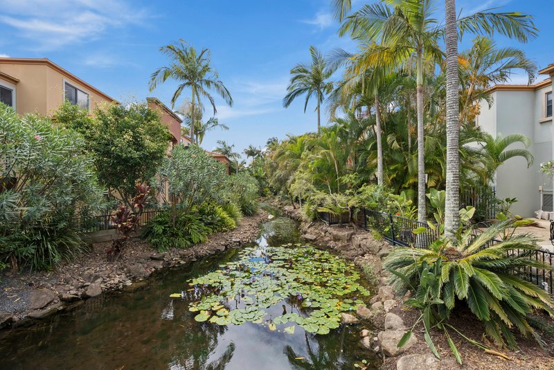 Photo - 11/20 Fairway Drive, Clear Island Waters QLD 4226 - Image 22