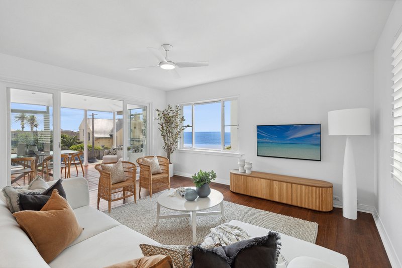 Photo - 1/1206 Pittwater Road, Narrabeen NSW 2101 - Image 1