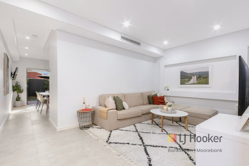 Photo - 11/21-23 Balanada Avenue, Chipping Norton NSW 2170 - Image 3