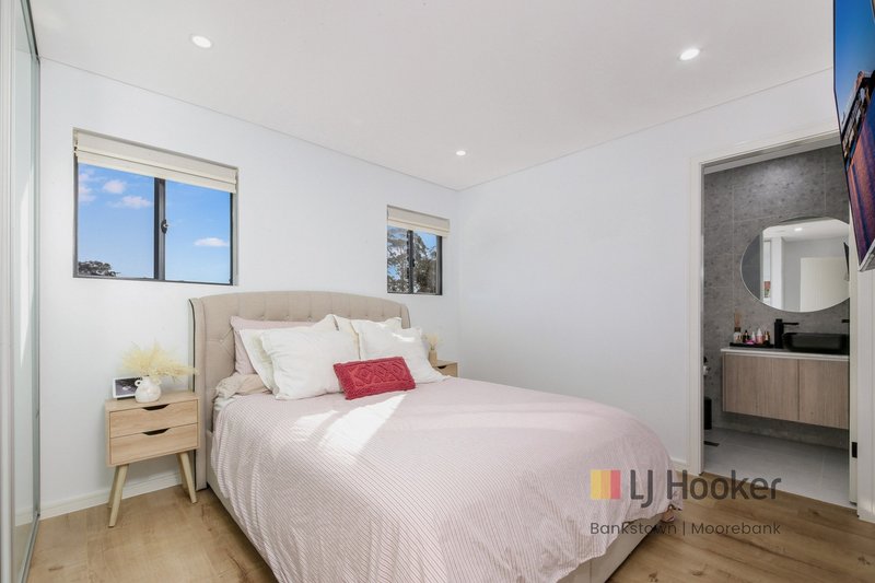 Photo - 11/21-23 Balanada Avenue, Chipping Norton NSW 2170 - Image 7