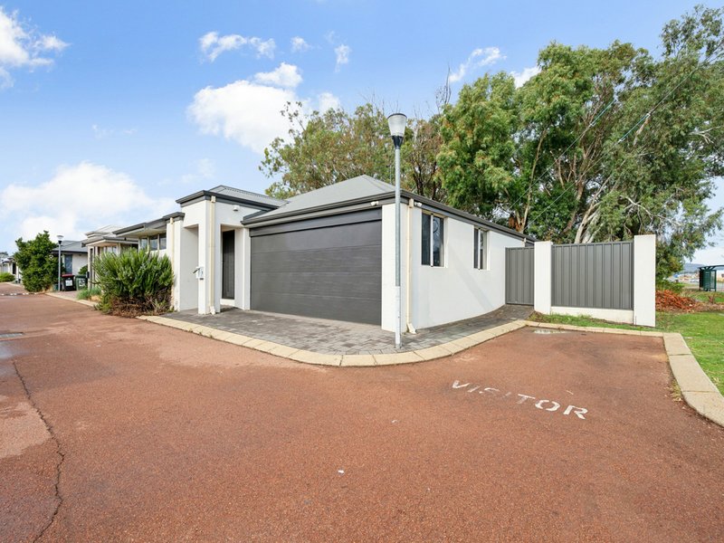 Photo - 1/121 Eighth Road, Armadale WA 6112 - Image 2