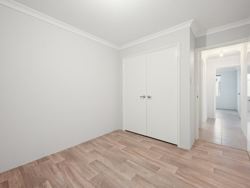 Photo - 1/121 Eighth Road, Armadale WA 6112 - Image 8