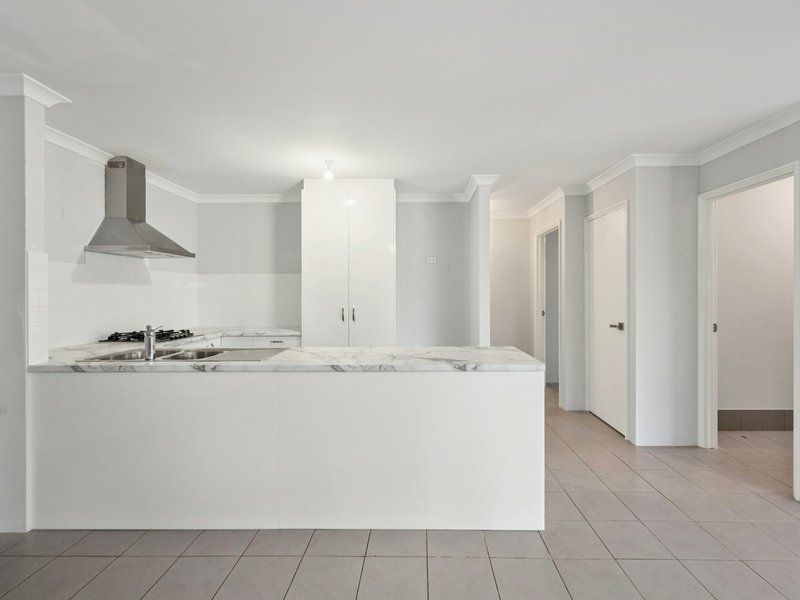 Photo - 1/121 Eighth Road, Armadale WA 6112 - Image 10