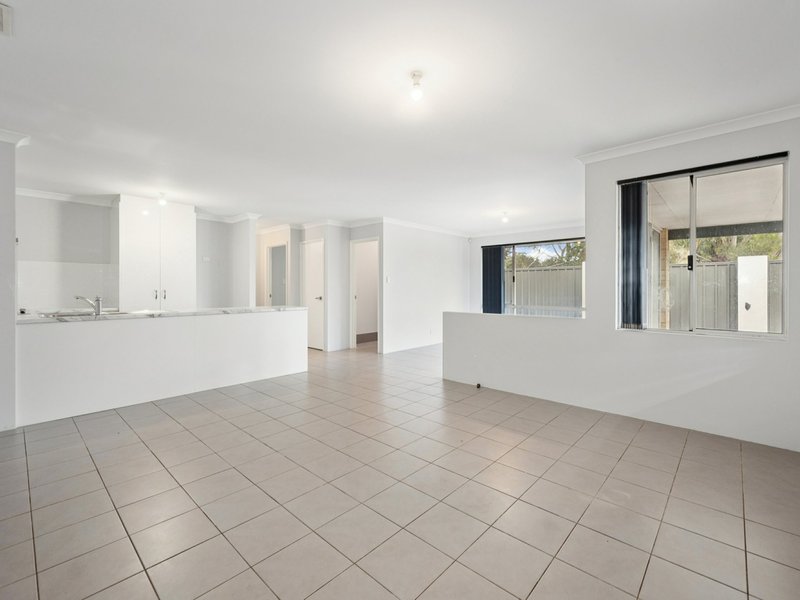 Photo - 1/121 Eighth Road, Armadale WA 6112 - Image 14