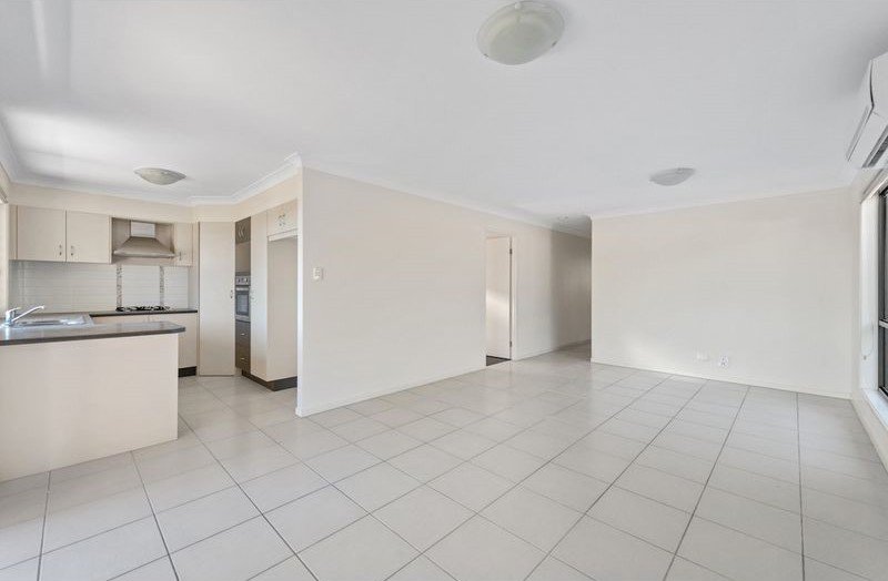 Photo - 11/21 Woodhaven Place, Mitchelton QLD 4053 - Image 2