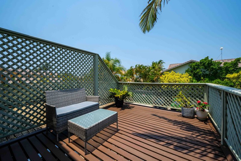 Photo - 11/215 Cottesloe Drive, Mermaid Waters QLD 4218 - Image 12