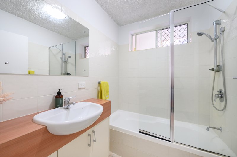 Photo - 1/122 Bonney Avenue, Clayfield QLD 4011 - Image 7