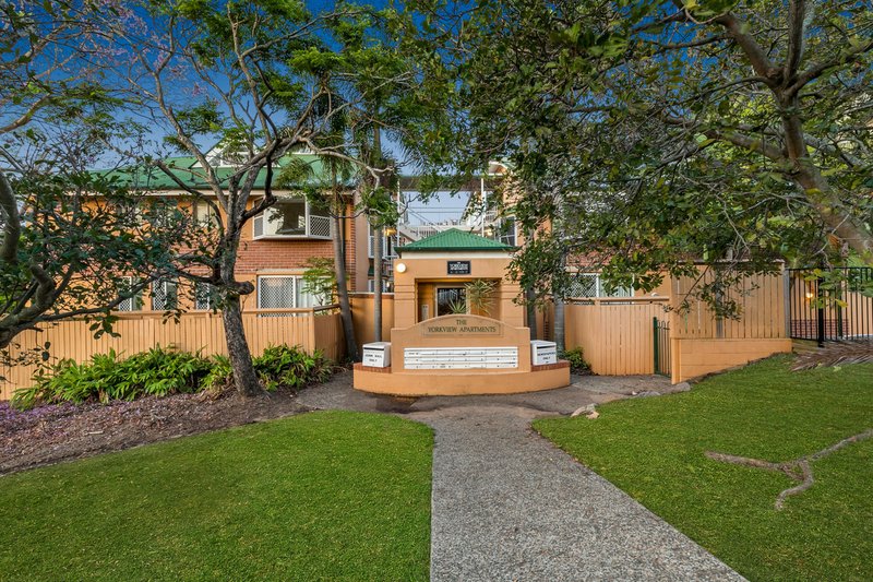 Photo - 11/22 York Street, Indooroopilly QLD 4068 - Image 3