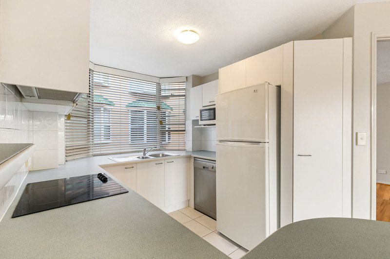 Photo - 11/22 York Street, Indooroopilly QLD 4068 - Image 7