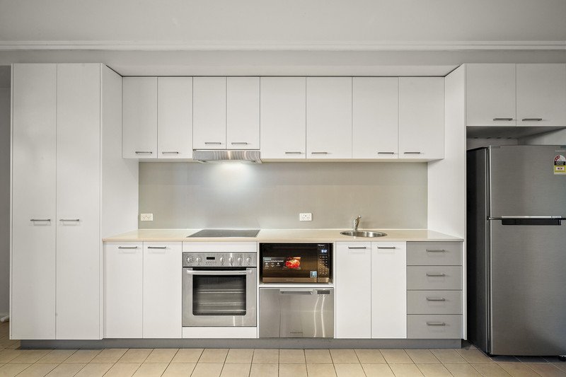 Photo - 1/123 Lowanna Street, Braddon ACT 2612 - Image 3