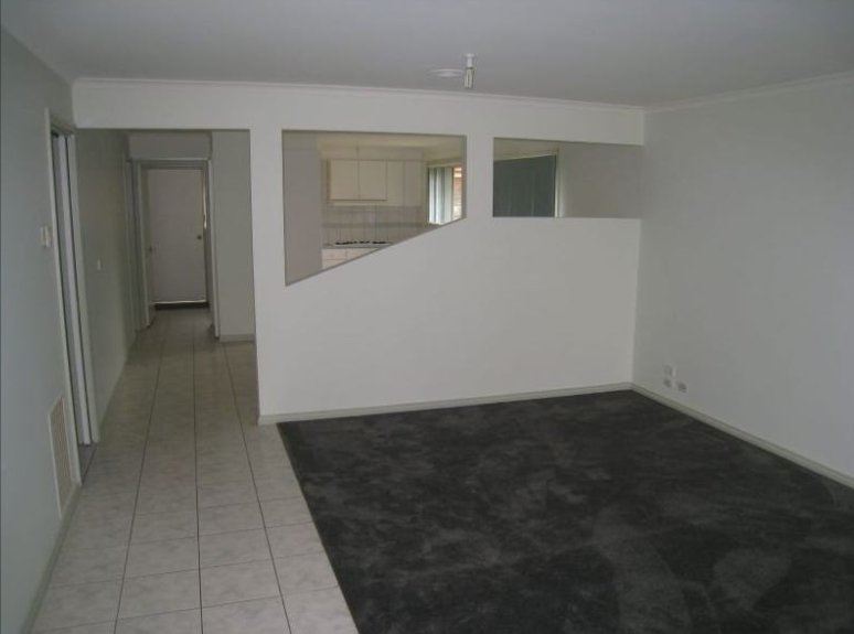 Photo - 1/123 Morang Drive, Mill Park VIC 3082 - Image 2