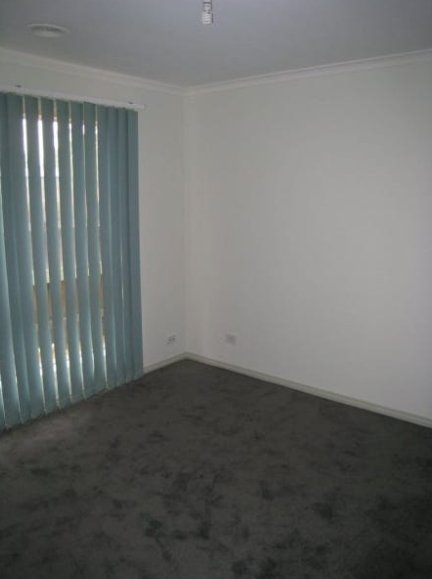 Photo - 1/123 Morang Drive, Mill Park VIC 3082 - Image 6