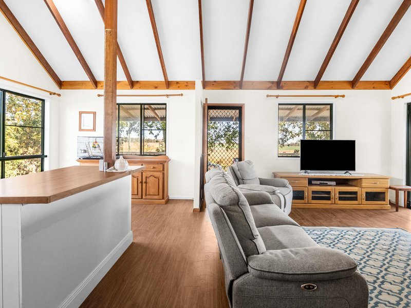 Photo - 1123 Oakey Biddeston Road, Biddeston QLD 4401 - Image 3
