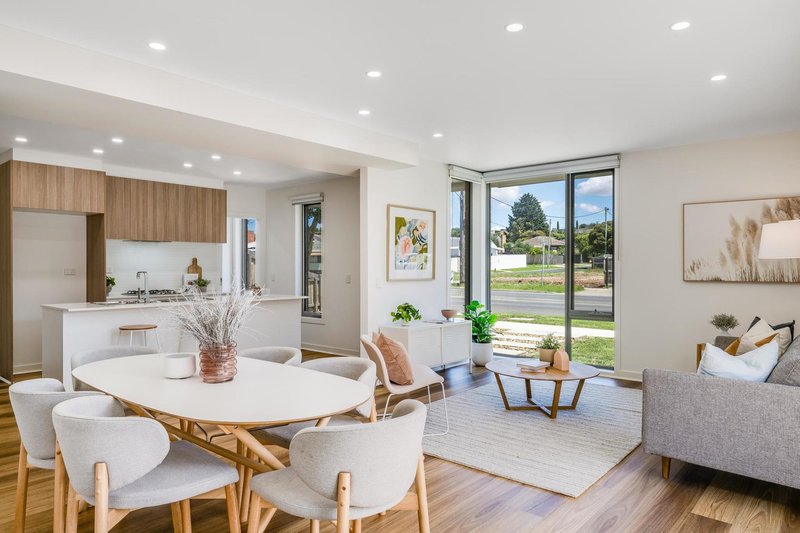 Photo - 1/123 Vines Road, Hamlyn Heights VIC 3215 - Image 2