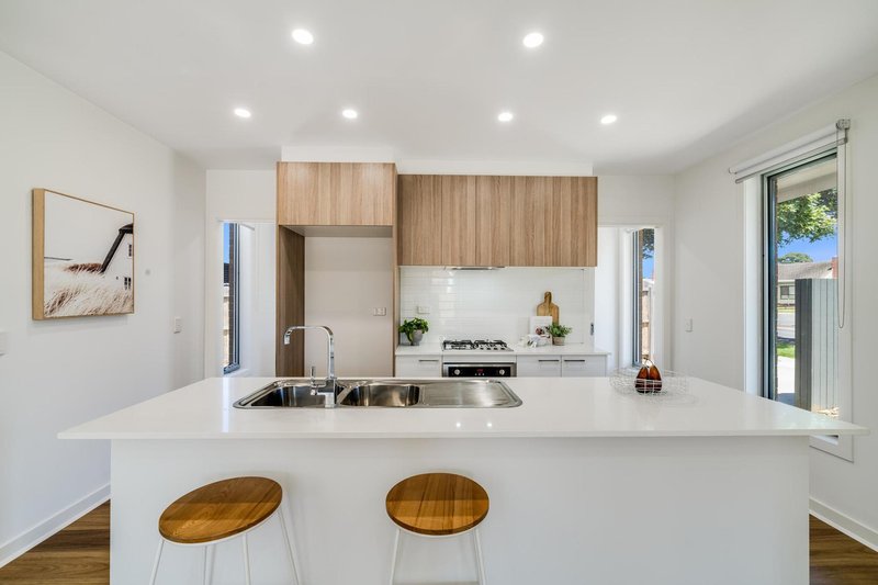 Photo - 1/123 Vines Road, Hamlyn Heights VIC 3215 - Image 5
