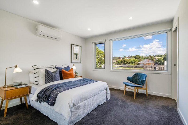 Photo - 1/123 Vines Road, Hamlyn Heights VIC 3215 - Image 7