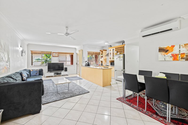 Photo - 1123/2-10 Greenslopes Street, Cairns North QLD 4870 - Image 3