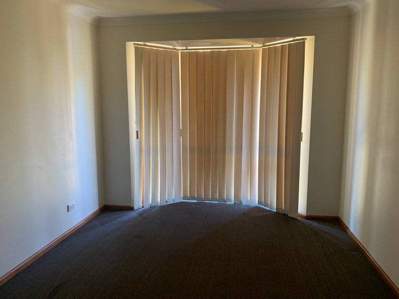 Photo - 1/124 Purinuan Road, Reservoir VIC 3073 - Image 5