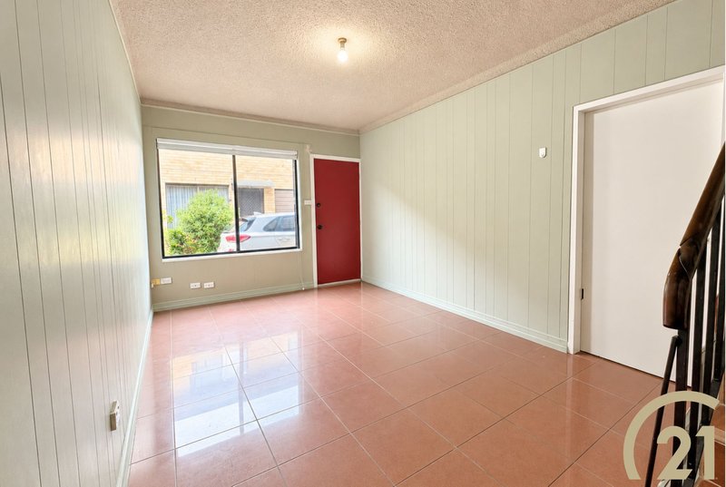 Photo - 11/256 River Avenue, Carramar NSW 2163 - Image 1