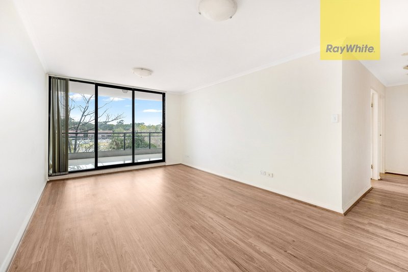 Photo - 11/26-30 Hassall Street, Parramatta NSW 2150 - Image 2