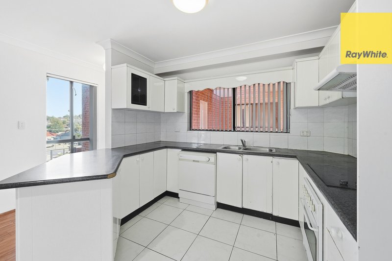 Photo - 11/27-29 Early Street, Parramatta NSW 2150 - Image 4