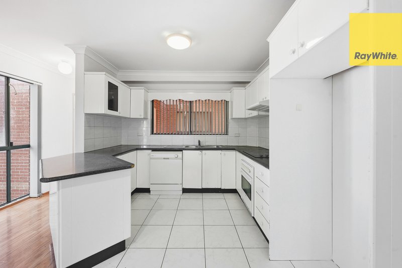 Photo - 11/27-29 Early Street, Parramatta NSW 2150 - Image 5