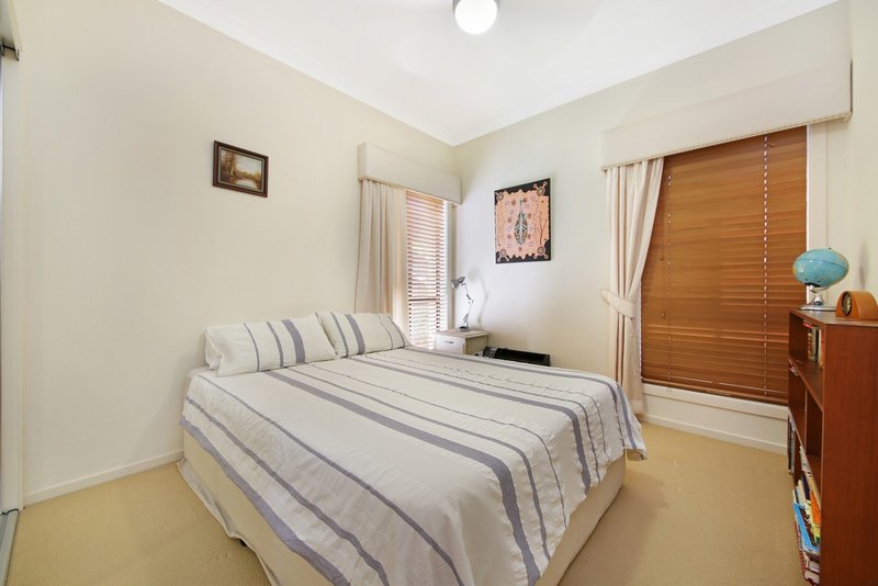 Photo - 11/27-33 Beachcomber Court, Burleigh Waters QLD 4220 - Image 4