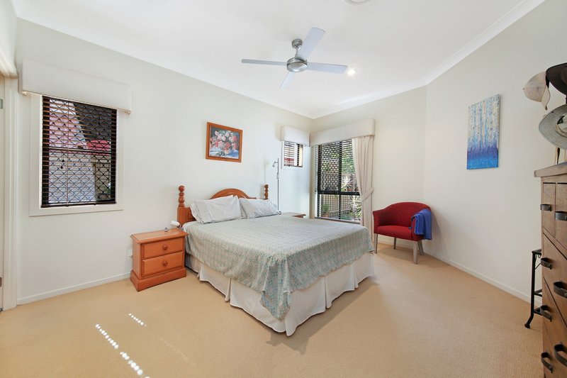 Photo - 11/27-33 Beachcomber Court, Burleigh Waters QLD 4220 - Image 5