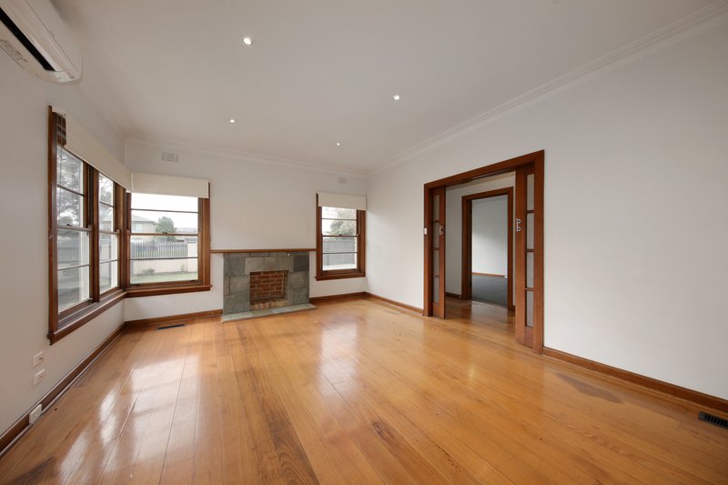 Photo - 1/127 East Boundary Road, Bentleigh East VIC 3165 - Image 3