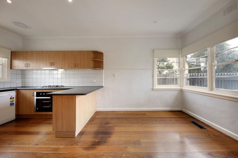 Photo - 1/127 East Boundary Road, Bentleigh East VIC 3165 - Image 5