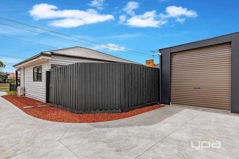 Photo - 1/127 William Street, St Albans VIC 3021 - Image 2