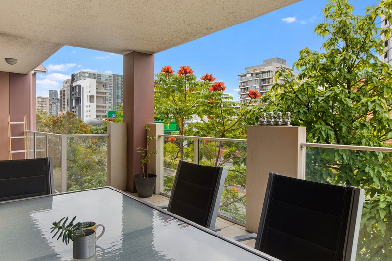 Photo - 11/275 Shafston Avenue, Kangaroo Point QLD 4169 - Image 10