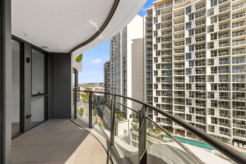 Photo - 1127/53 Skyring Terrace, Newstead QLD 4006 - Image 3