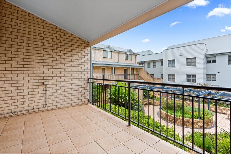 Photo - 11/28 Addison Street, Shellharbour NSW 2529 - Image 3