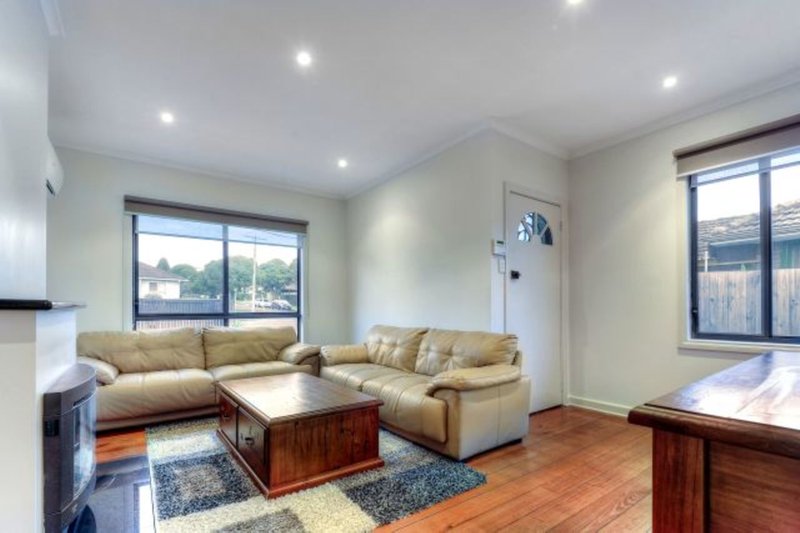 Photo - 1/128 Boldrewood Parade, Reservoir VIC 3073 - Image 2