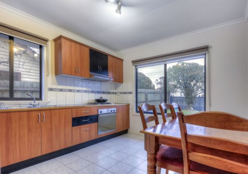 Photo - 1/128 Boldrewood Parade, Reservoir VIC 3073 - Image 4