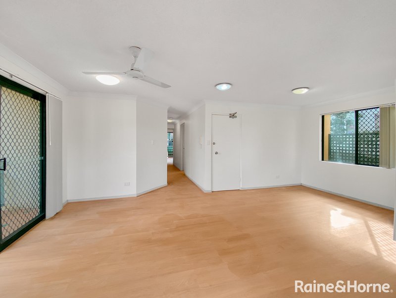Photo - 11/28 Cadell Street, Toowong QLD 4066 - Image 4
