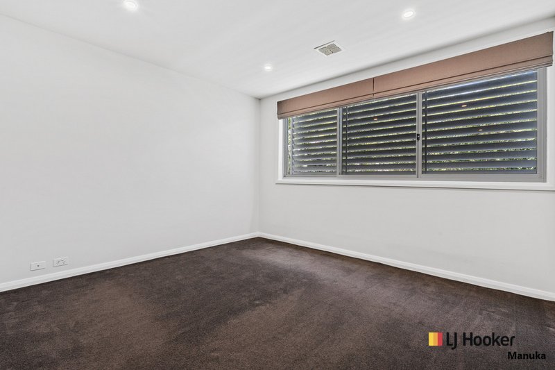 Photo - 11/28 Canberra Avenue, Forrest ACT 2603 - Image 8