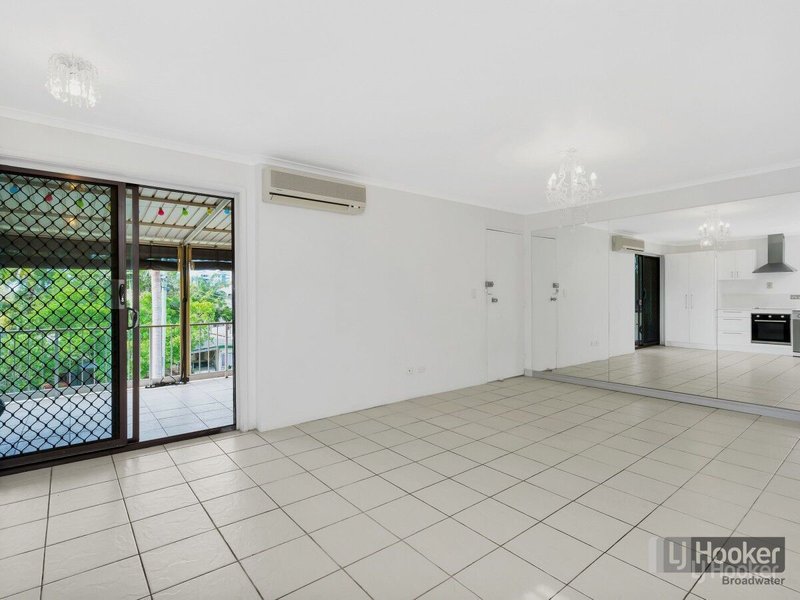 Photo - 11/28 Hunter Avenue, Labrador QLD 4215 - Image 4