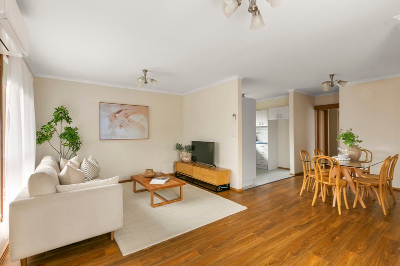 Photo - 1/128 Purinuan Road, Reservoir VIC 3073 - Image 4
